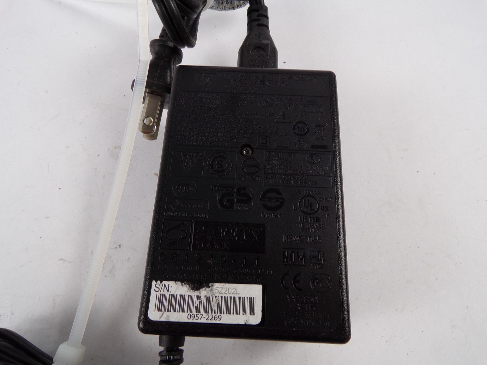 Genuine AC/DC Adapter 081749-11 Output 20V 2.25A Power Supply Adapter A00