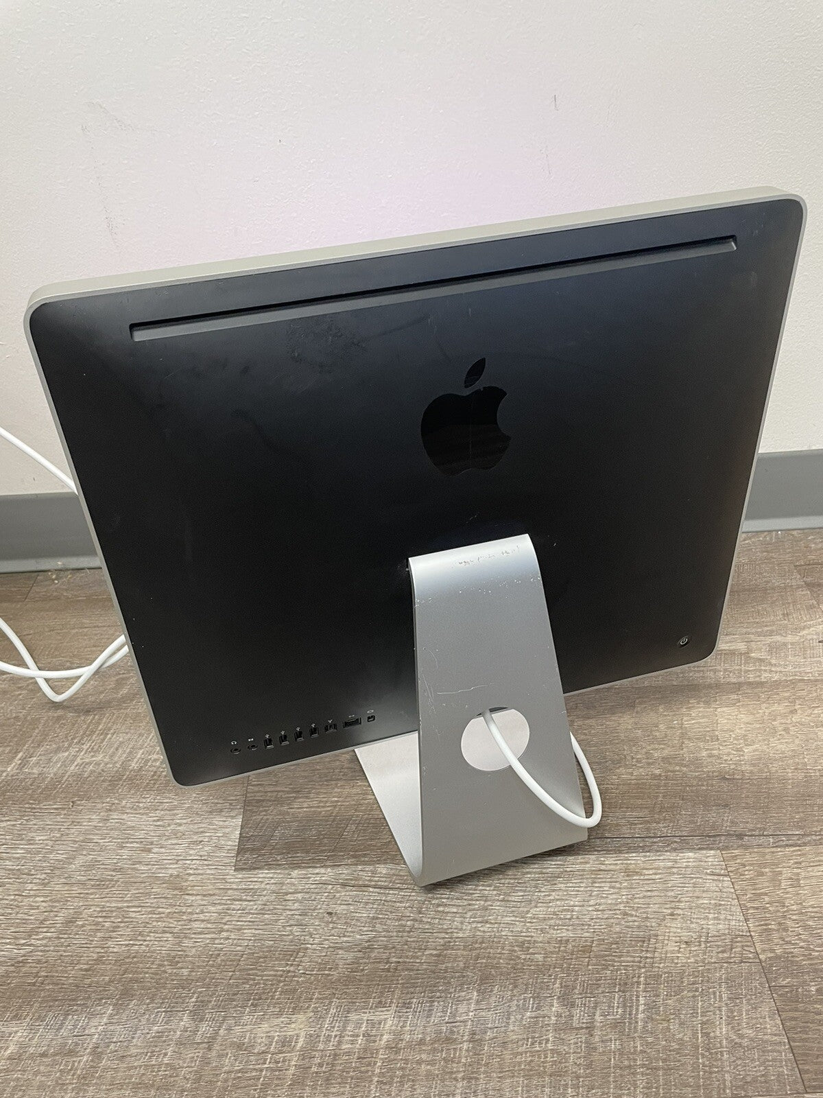 Apple iMac Core 2 Duo 2.26 GHZ - 20" - macOS Monterey  - 4GB RAM - 128 GB SSD HD
