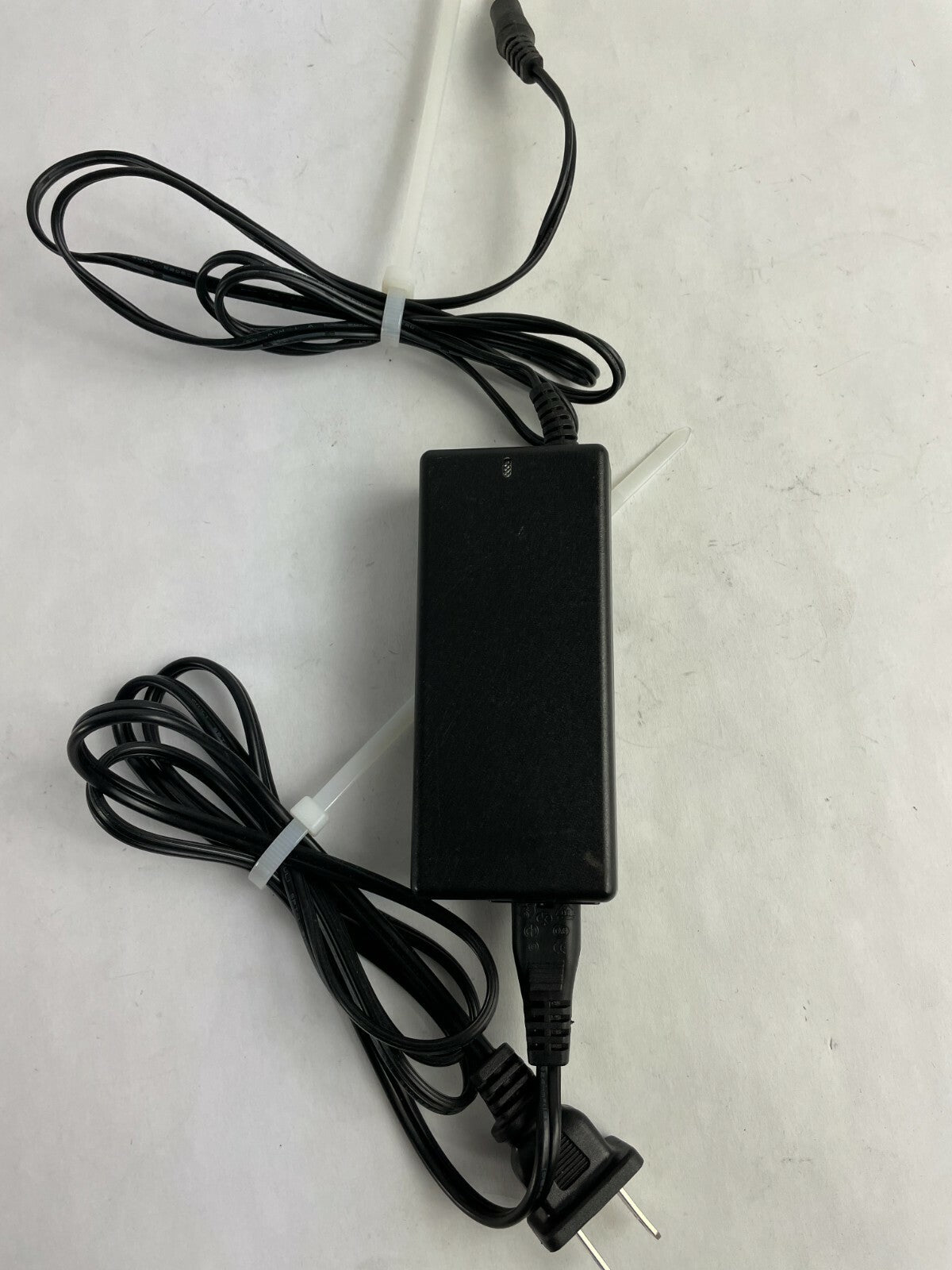 Genuine Asian Power DA-48Q12 Ac Adapter Output 12 V 4 A Power Supply Adapter A84