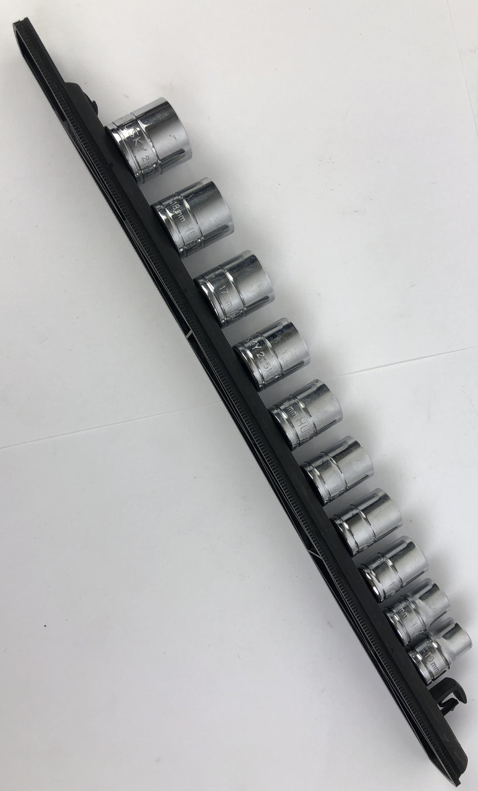 Husky 10 piece metric 3/8 drive 6 point socket set 10mm to 19mm mint condition