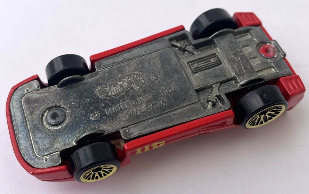 Hot Wheels Ferrari F40 Diecast Car 1988 Red Opening Hood 1:64 Scale Gold Rims