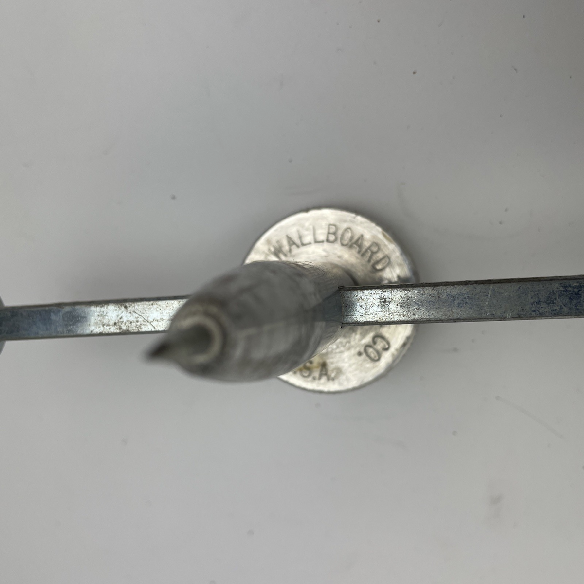 WallBoard Tools USA Durable Drywall Circle Cutter, Sturdy Metal Construction