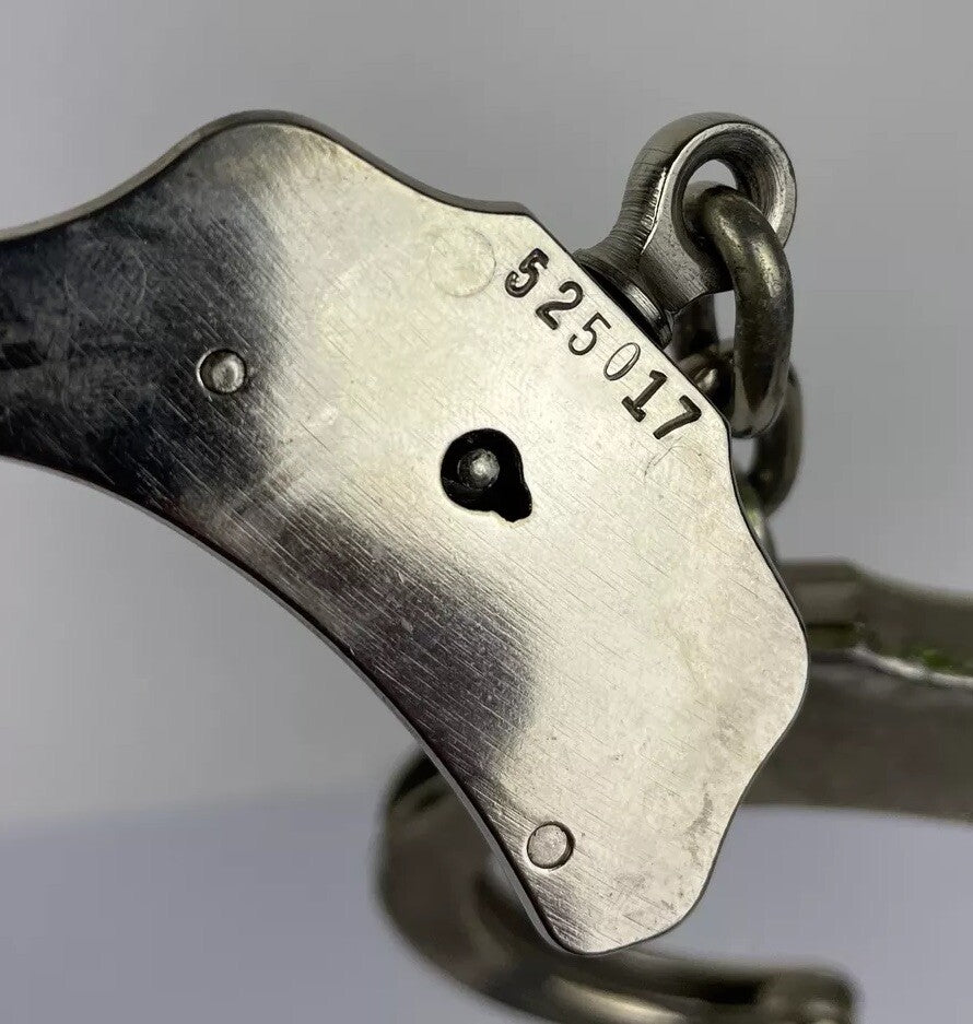 PEERLESS Handcuffs w/ Leather Safety Speed Holster Montebello CA U.S.A.  NO KEY