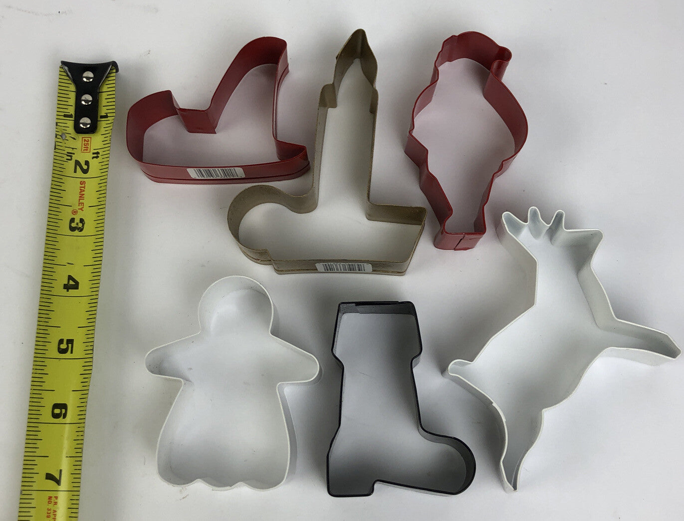 NOS Tin Aluminum Cookie Cutters Red White Handles Christmas 3” 4.5” set of 6