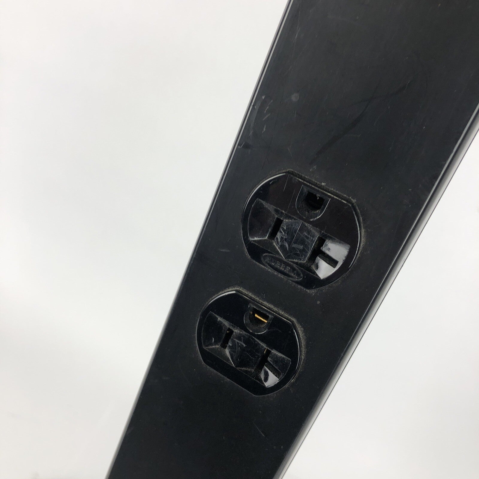 APW Power Distribution Unit 12 Grounded Outlets GSPS006 Power Bar Free Shipping