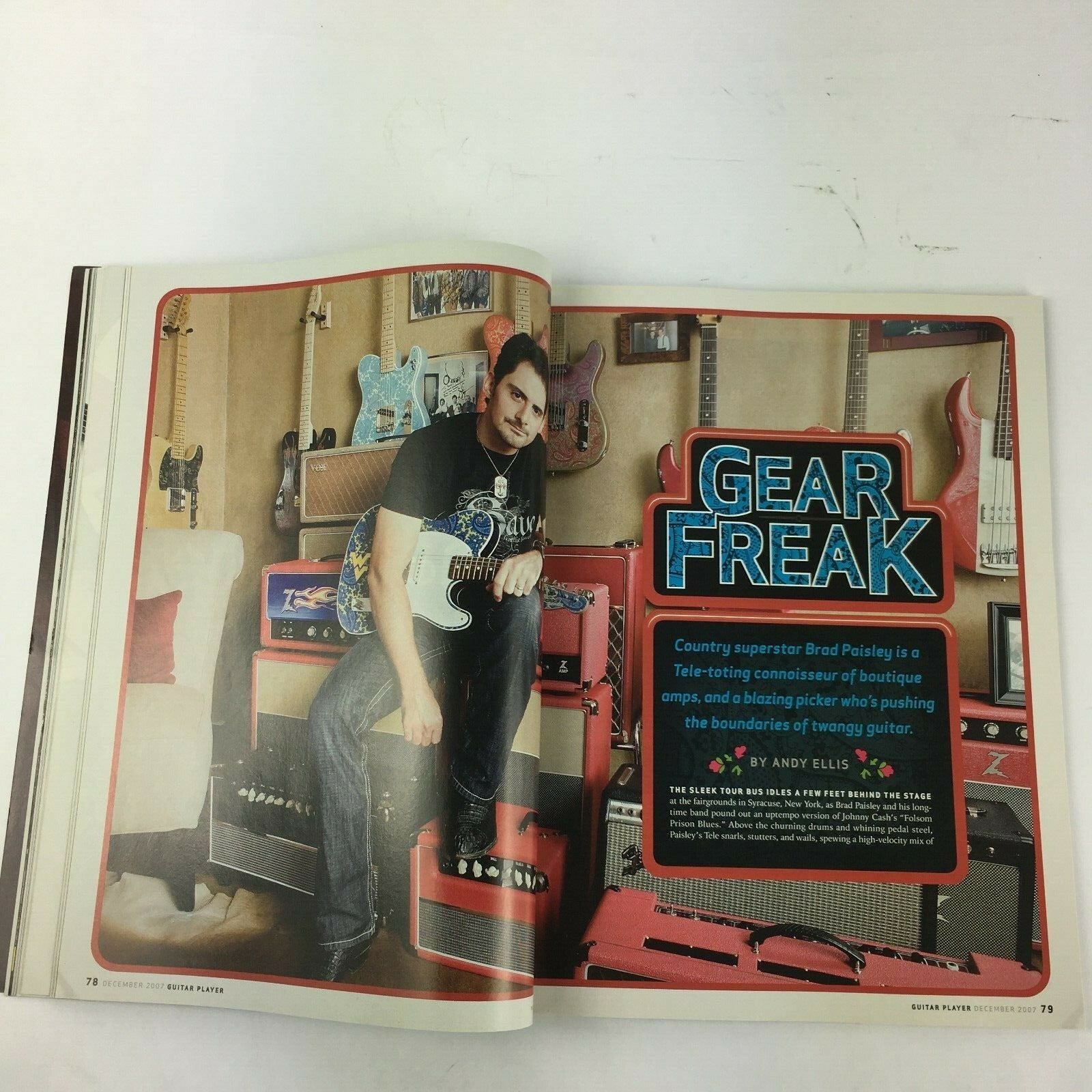 December 2007 Guitar Player Magazine Brad Paisley Paul Gilbert Jeff Beck Elvin