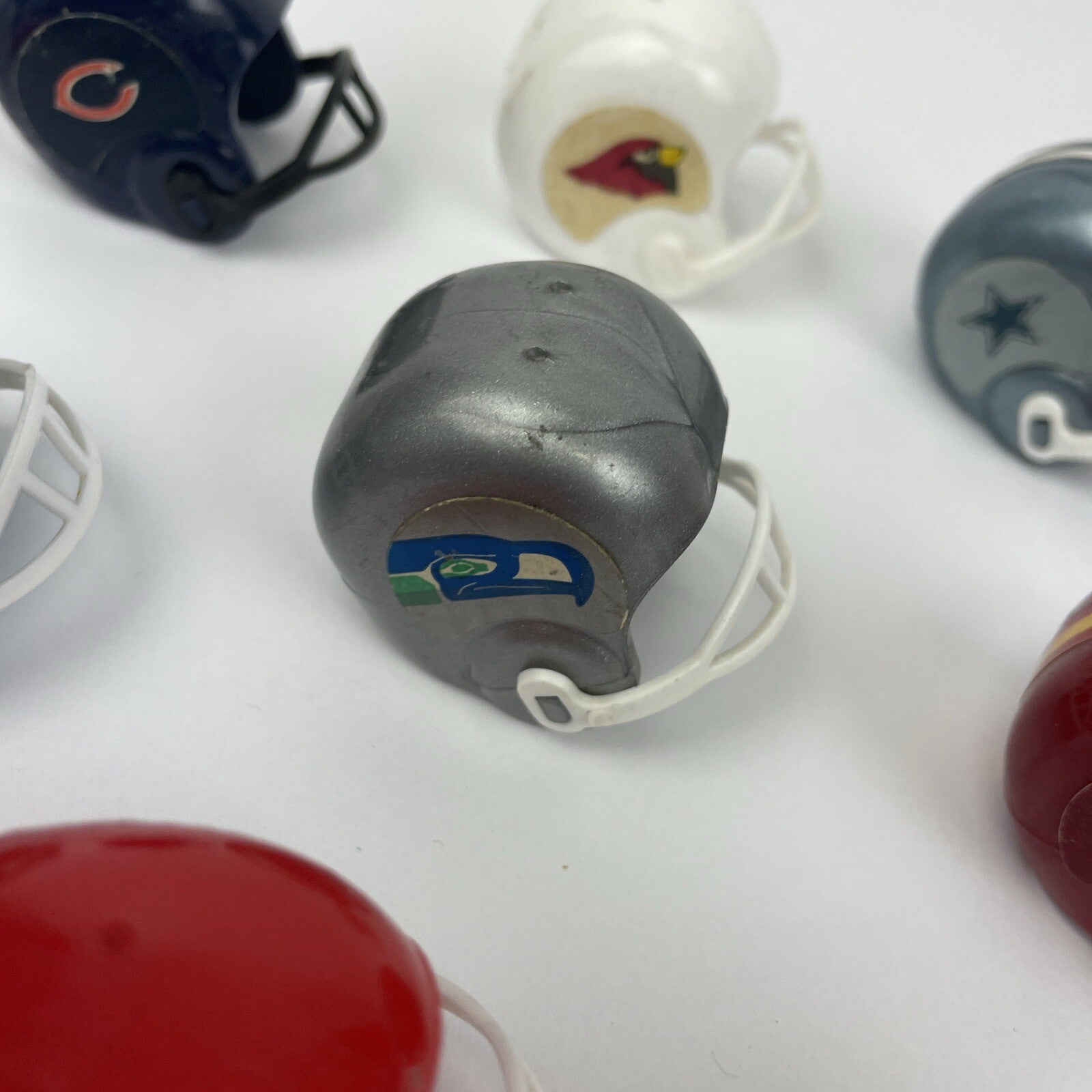 Lot of 14 Vintage 1970s NFL Mini Football Helmets Gumball Vending Machine Bears