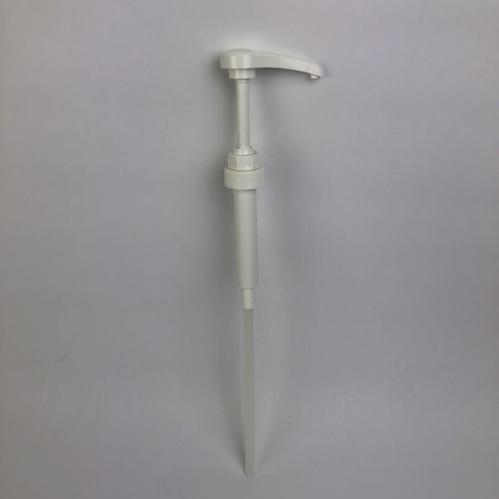 Tablecraft Syrup Pump Fits 28mm Bottles 11" Dip Tube 1/4 oz / 7mm - LOOK
