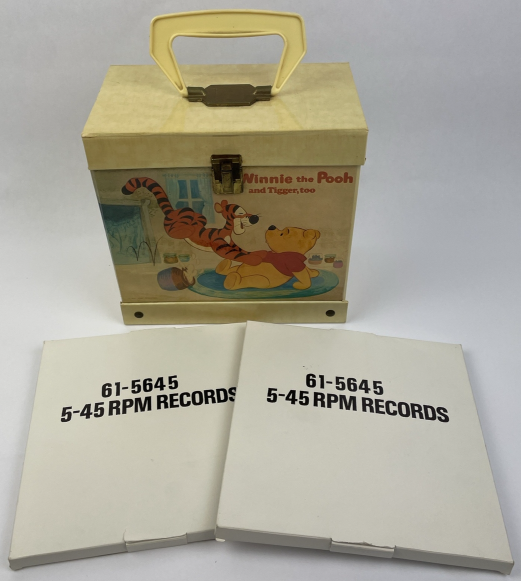 1970's “ Winnie the Pooh and Tigger Too ” 45 RPM Record Carrying Case 10 Records