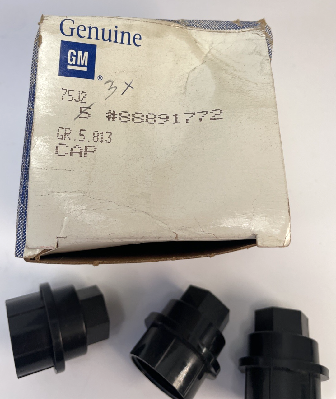 3 x  GENUINE GM 15987075 Cap, Wheel Nut COVER 1996-2002 SAFARI ASTRO VANS