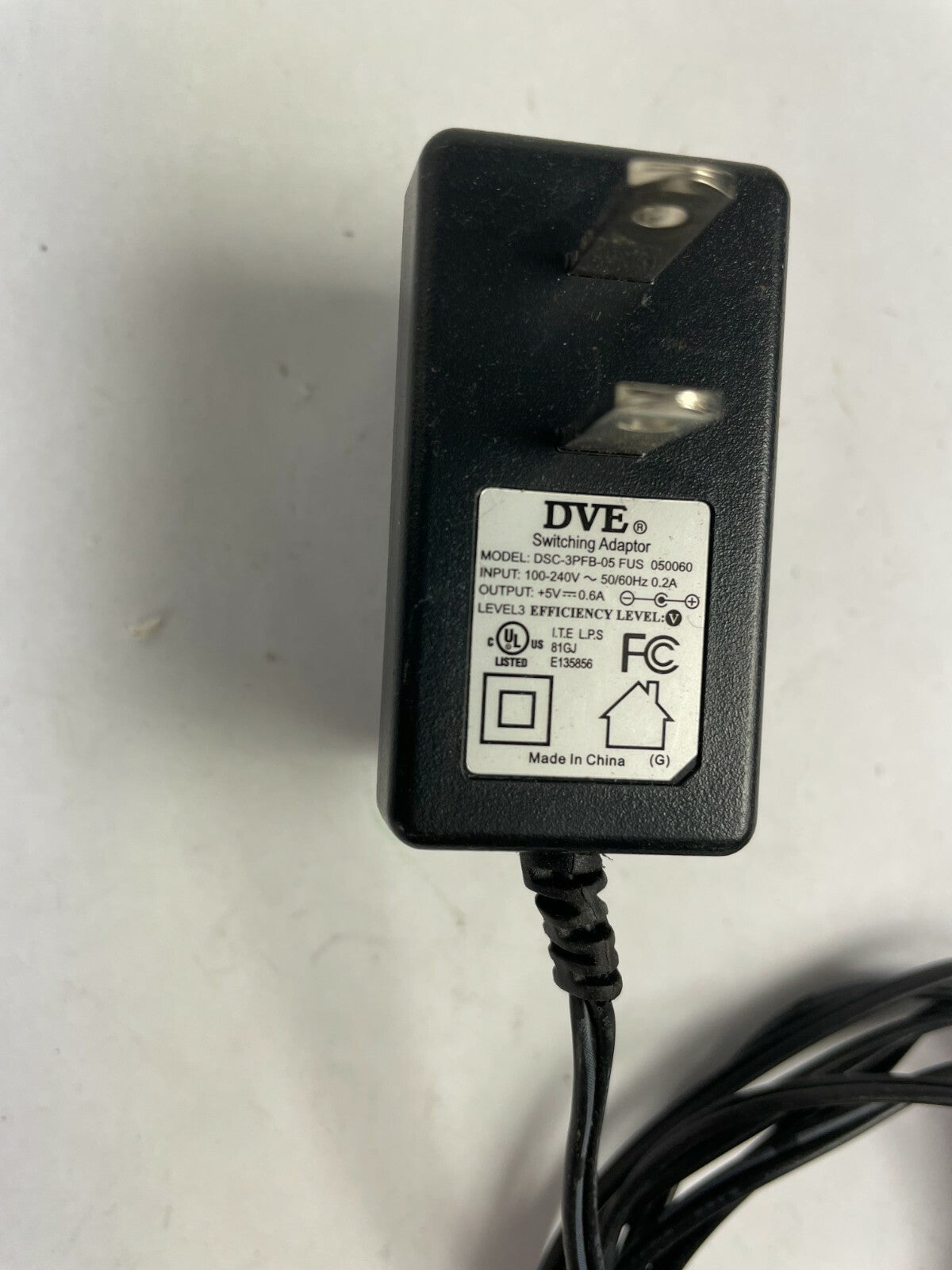 Genuine DVE DSC-3PFB-05 FUS AC Adapter Output 5 V 600mA Power Supply Adapter A52