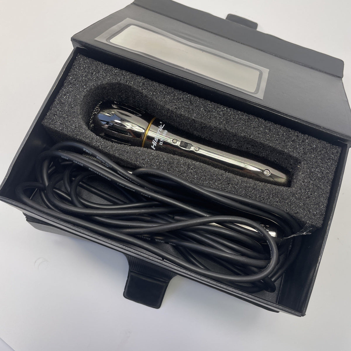 Hisonic HM-800 Microphone Dynamic Microphone Lot of 2 with Protective Cases