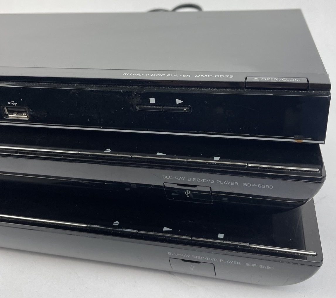 Lot of 3 x Blu-Ray DVD Player - 1 x Panasonic BDP-BD75 - 2 x Sony BDP-S570