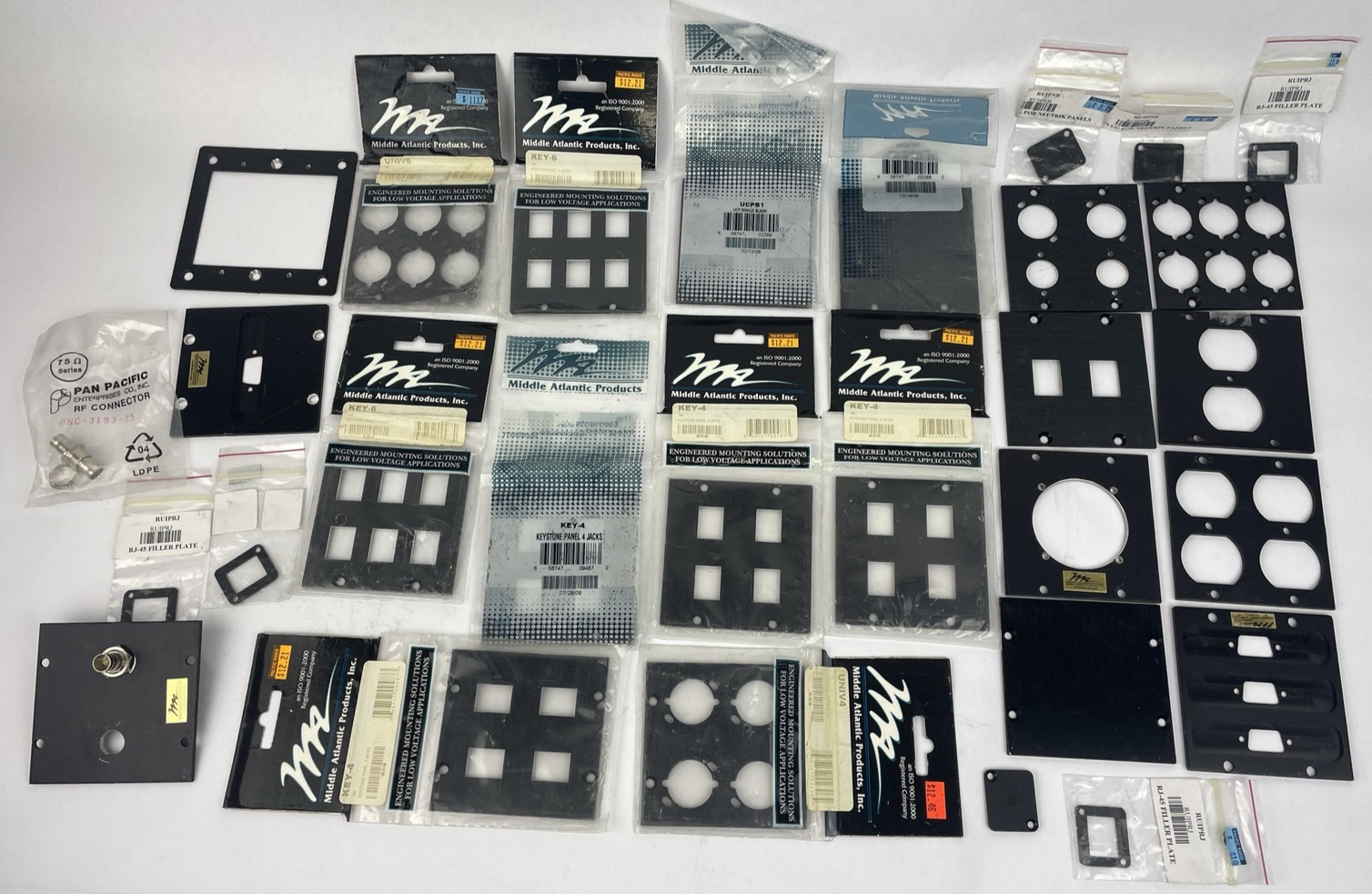 Middle Atlantic Products Inc Lot Of 29 Pieces Key4 Key6 UCPB1 UNIV4 UNIV6 RJ45 +