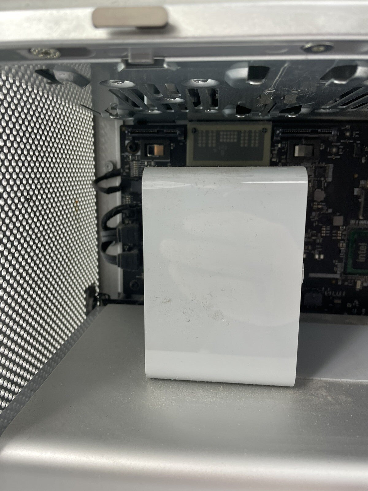 Apple Mac Pro 2.26 GHz Eight 8 Core Xeon 32GB RAM 2TB HD MacOS El Capitan