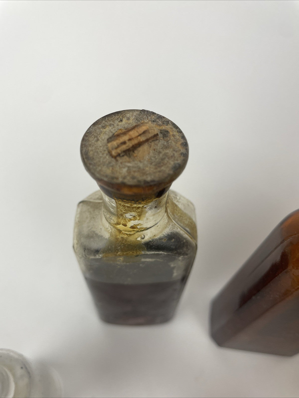 Antique & Vintage Apothecary Bottle Lot of 9 F Hoyte & Co Perfumers Philadelphia