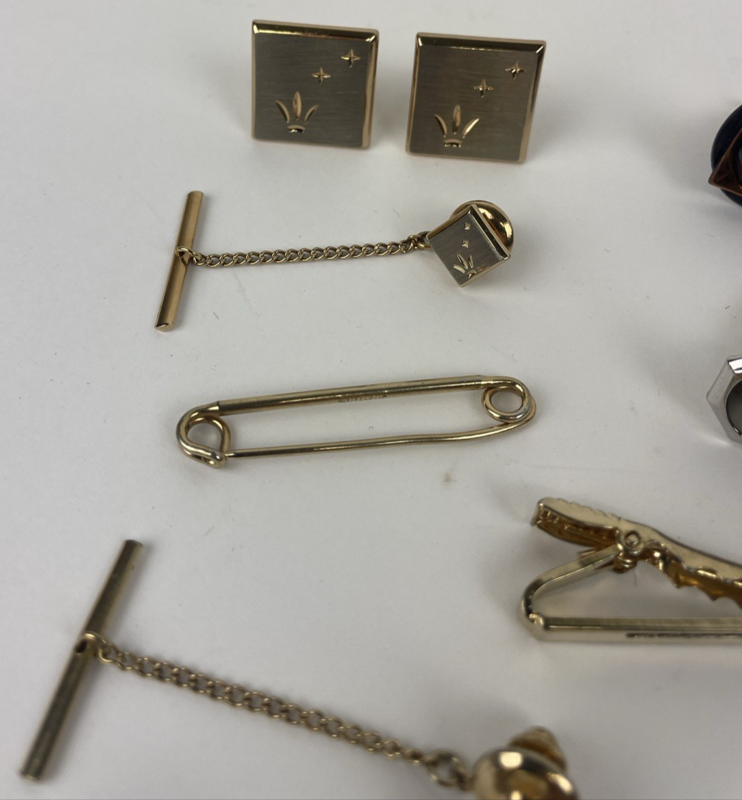 Vintage Gentlemen’s Cufflinks Tie Clips & Accessories Job Lot In Links & Clips