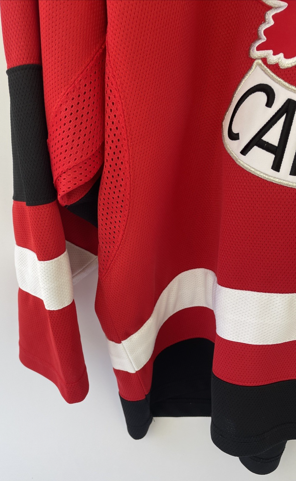 Nike Team Canada Vintage Hockey Jersey Maple Leaf Red White Black Adult Size L