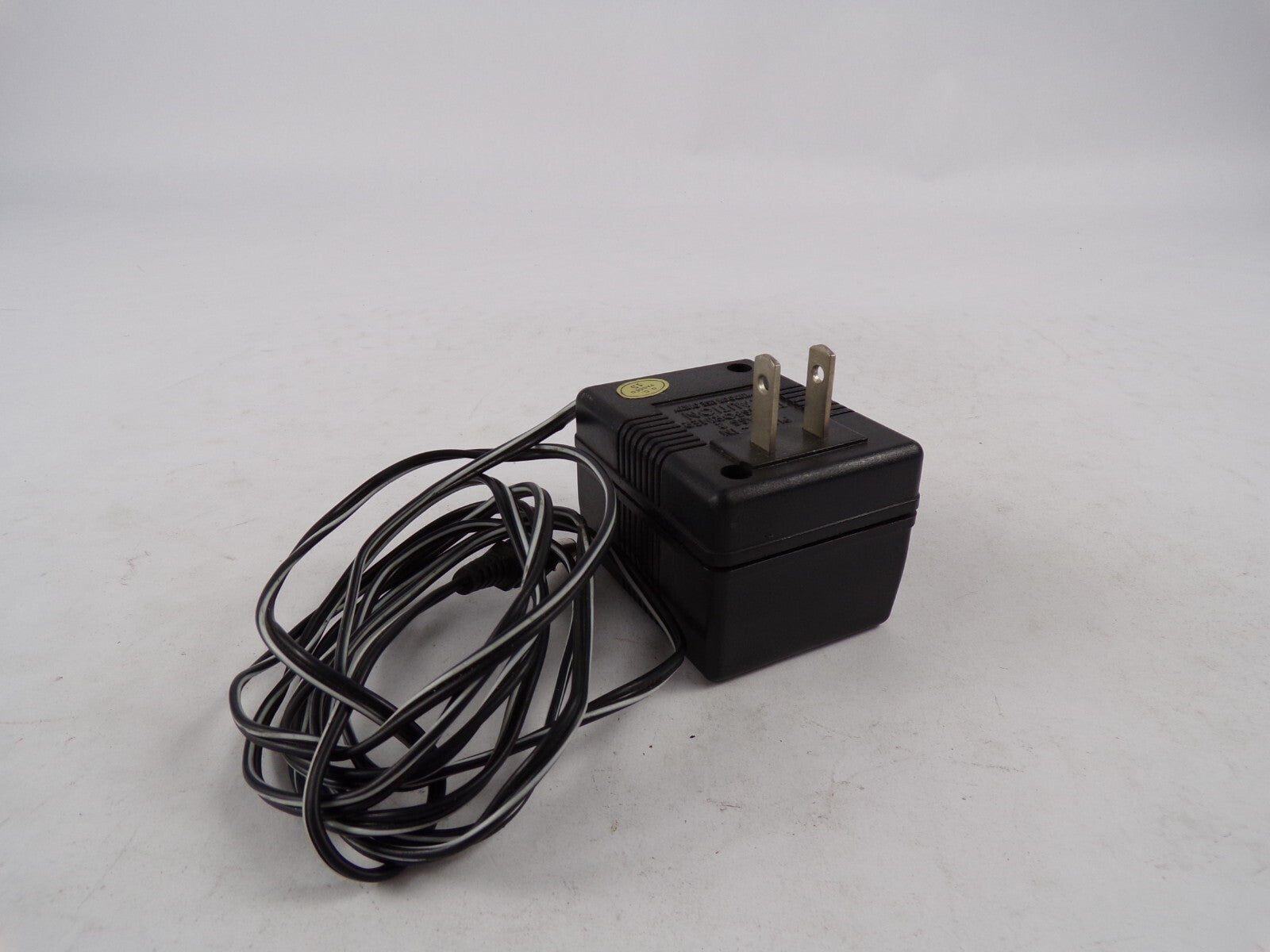 Genuine Labtec Class 2 Model No: AD-4 Output 6V  400mA Power Supply Adapter A83
