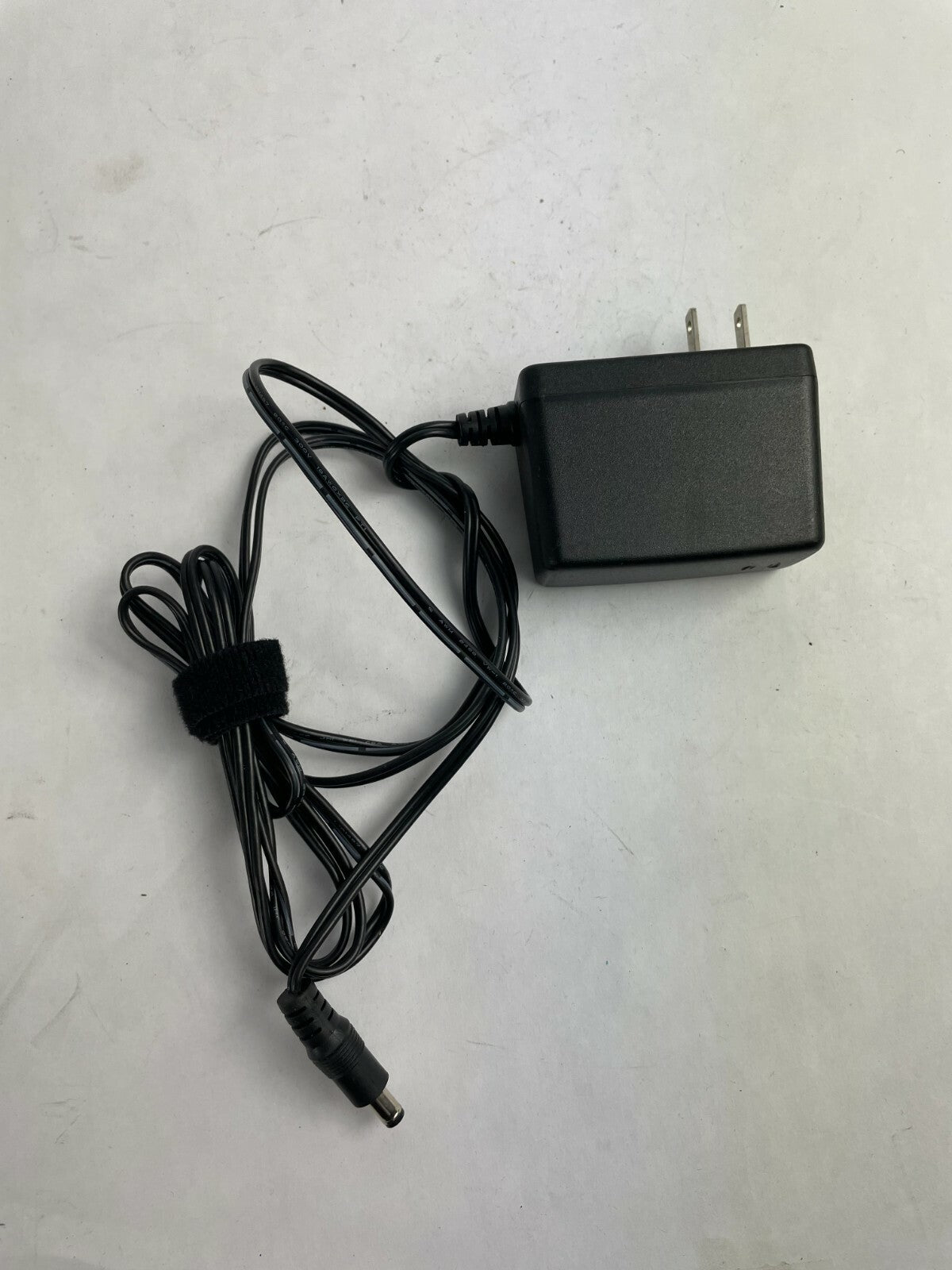Genuine Ac Adapter STD-12020U Output 12 V 2 A  Power Supply Adapter A77
