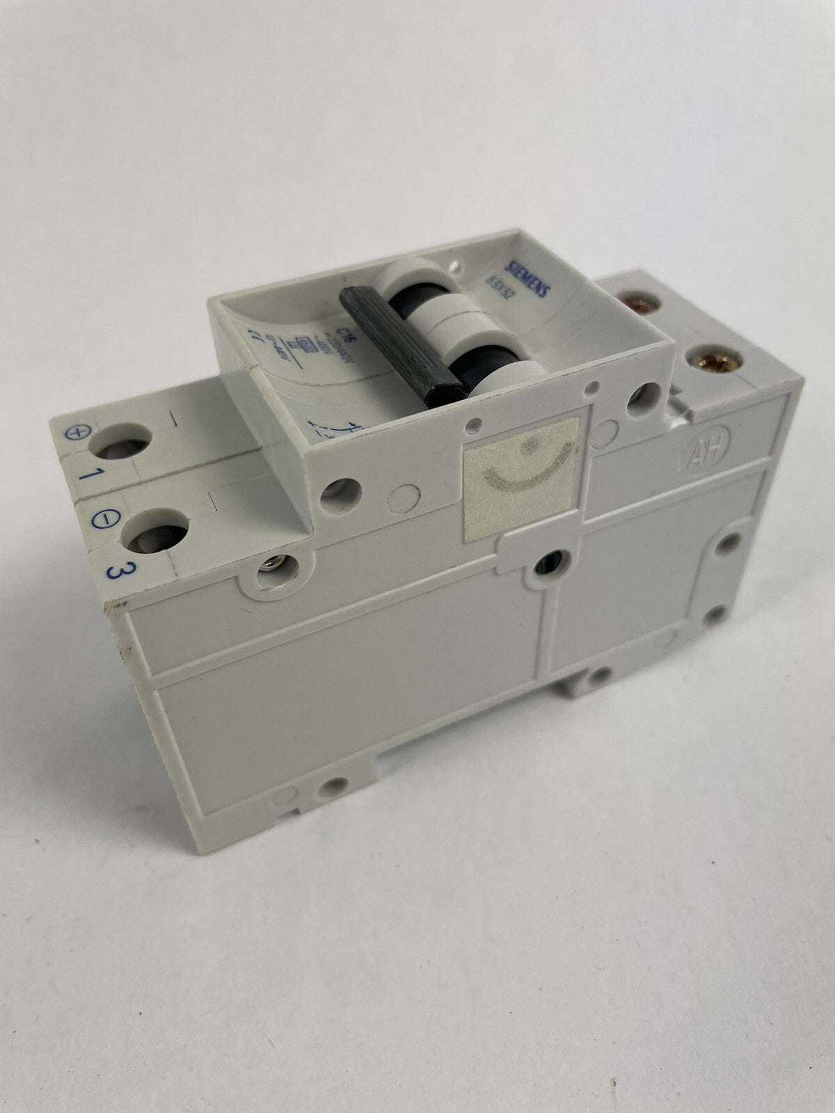 SIEMENS 5SX52 C16 Circuit Breaker 5SX5 C16 400V 480V 2 Pole 16 amps