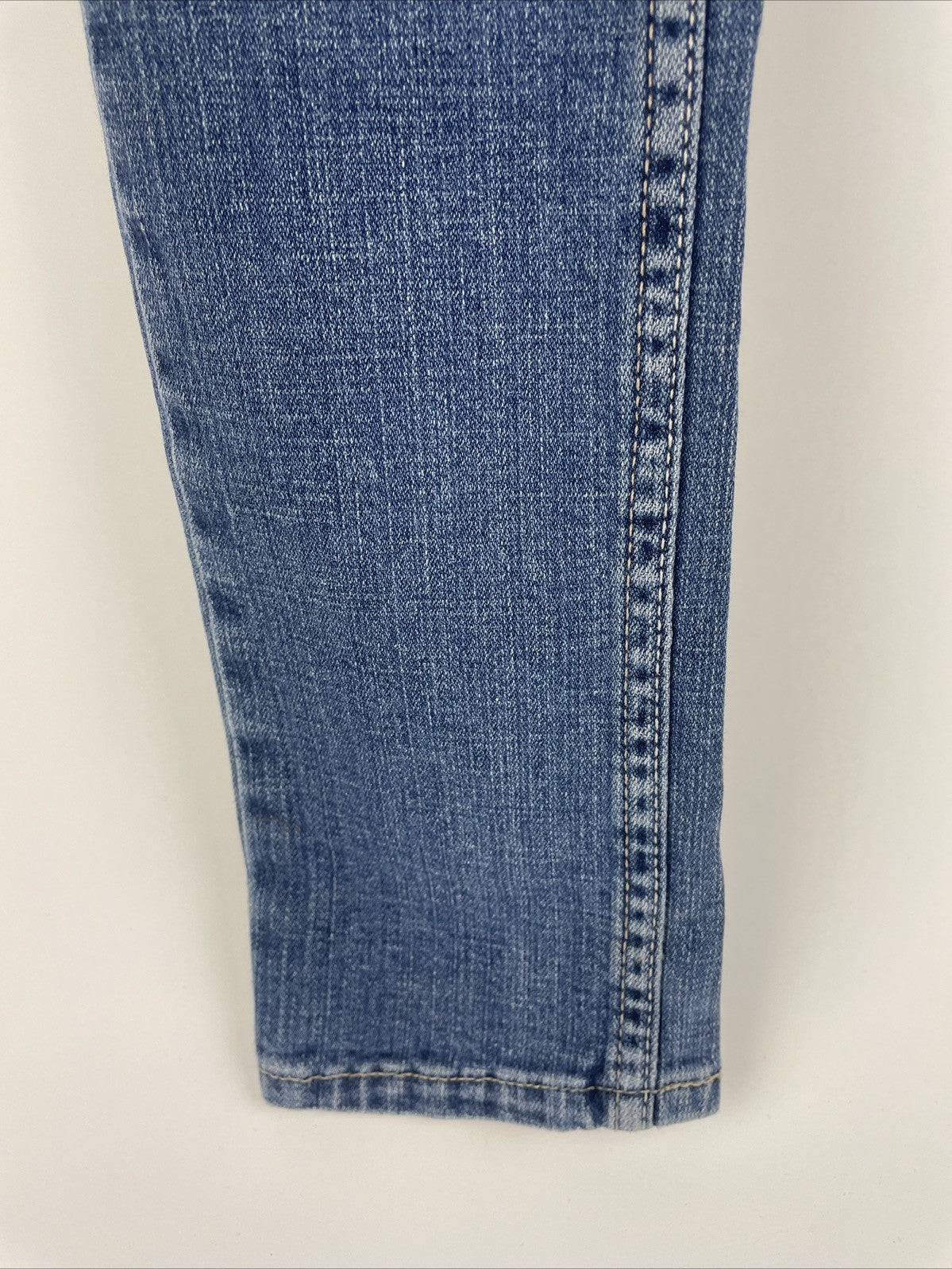 Levis 524 Too Superlow Jeans Women's Size 0M Light Wash Stretch - Worn Tattered