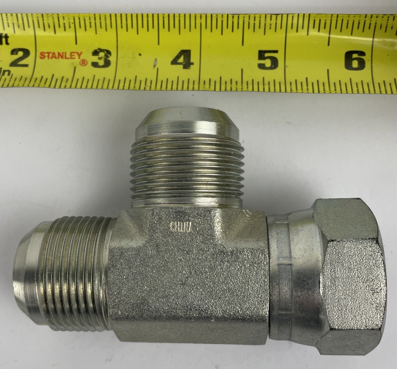 OEM PARKER HYDRAULIC TRIPLELOK-S UNION TEE 1 1/4" Male  Male 37° Flare - Female