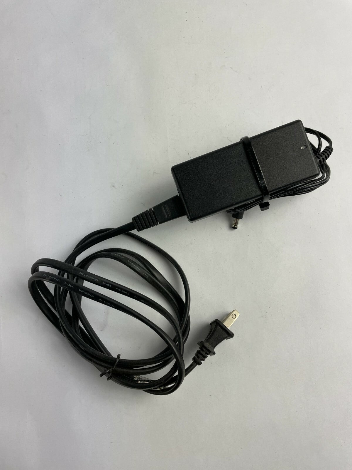 Genuine APD Ac Adapter DA-48Q12 Output 12 V 4 A Power Supply Adapter A85