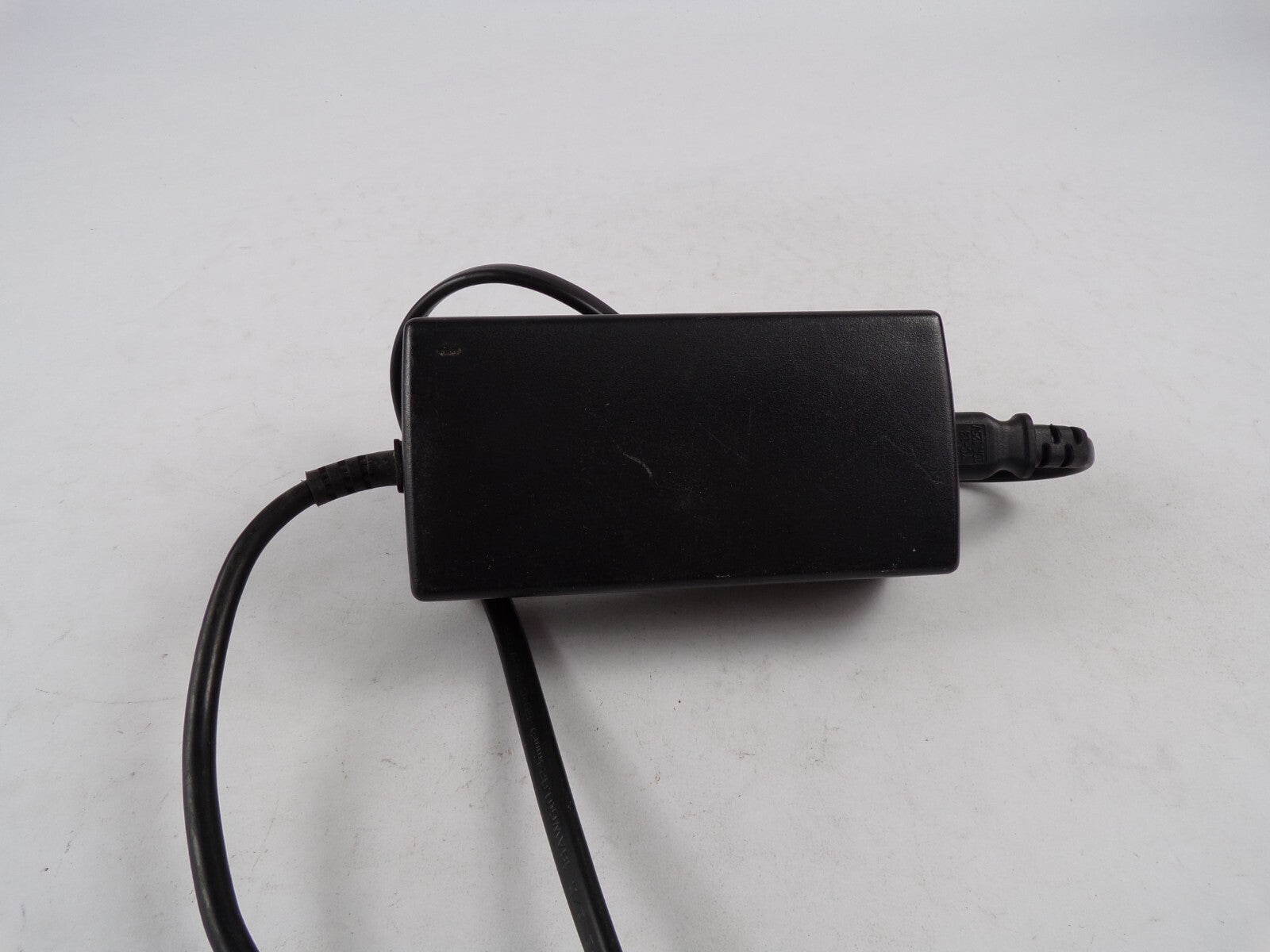 Genuine AC Adapter Model Ue61-1012 Output 12 V 5 A Power Supply Adapter A83