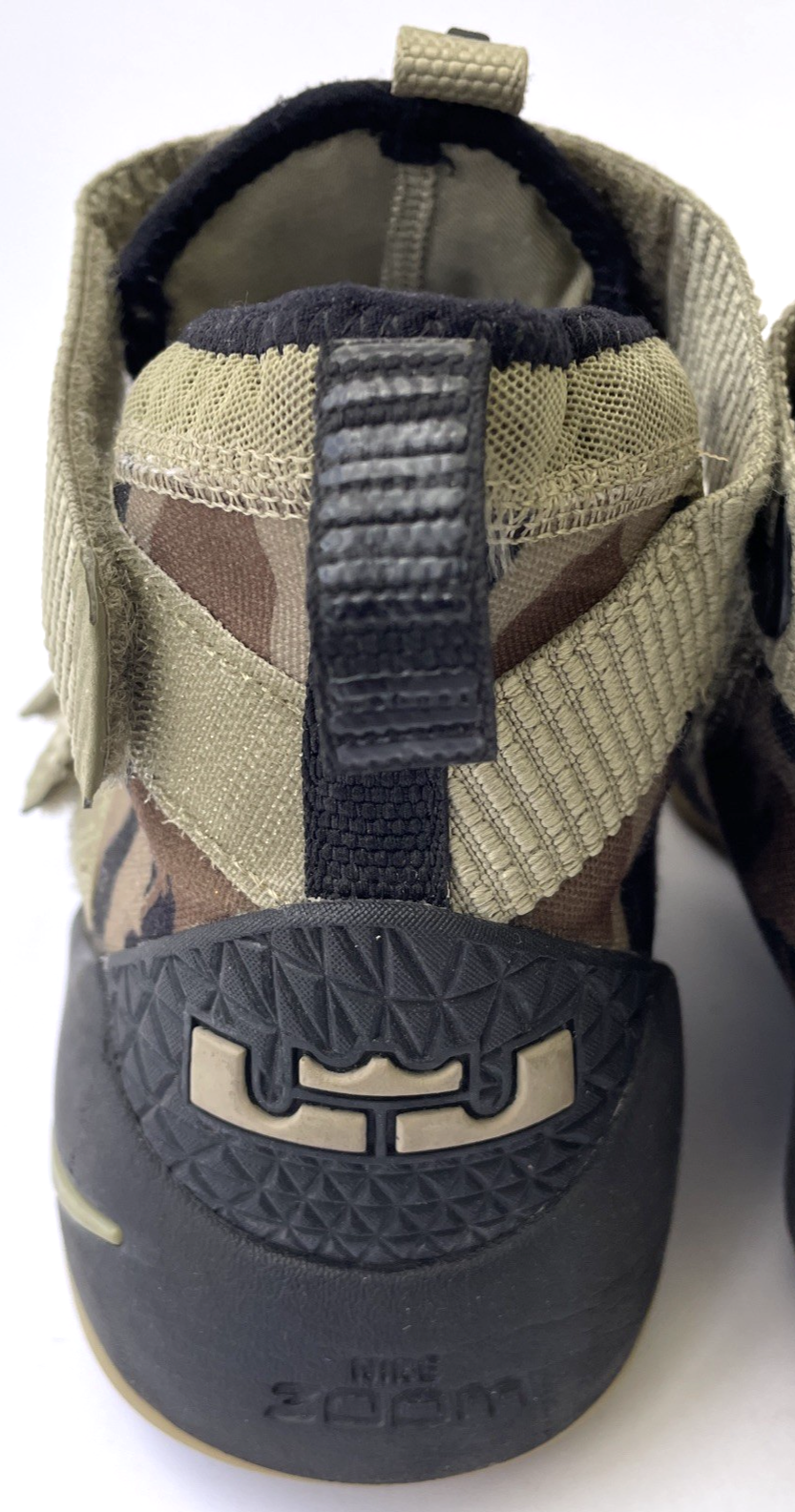 Nike Lebron James Shoes Youth Size 7 11 XI Neutral Olive Green Camouflage