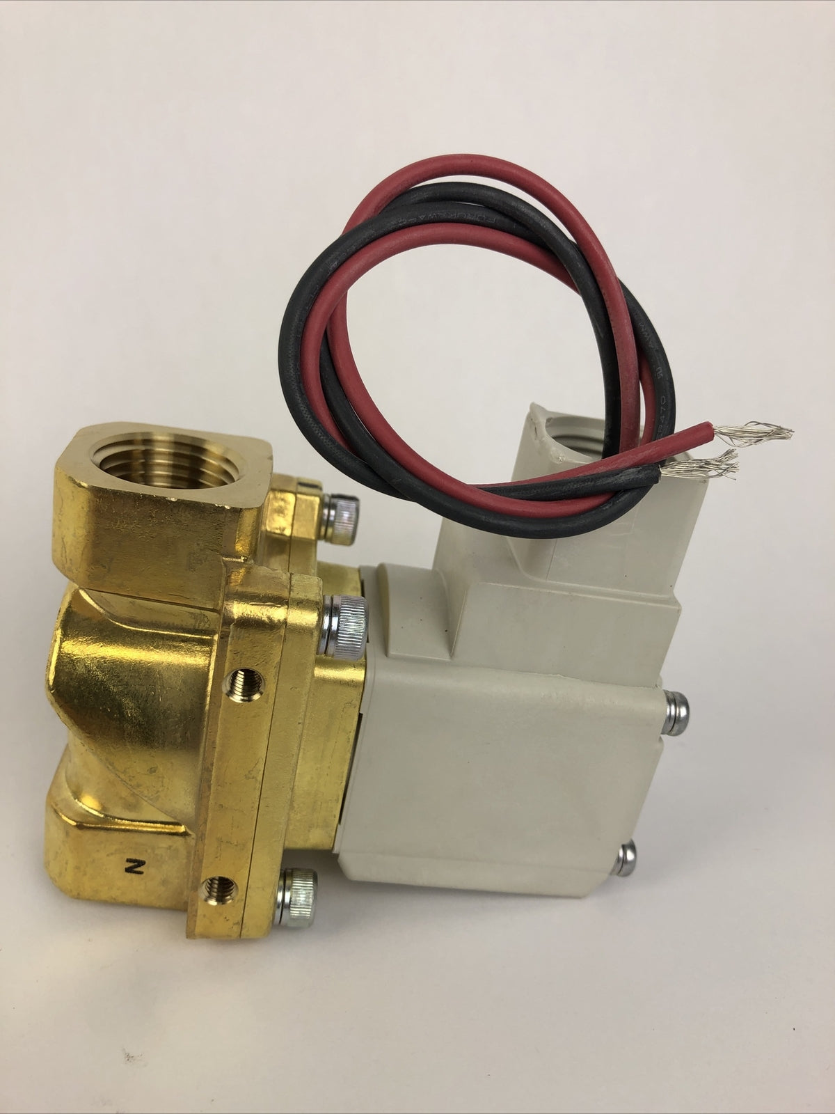 SMC JAPAN VXZ240FSB Valve (BRAND NEW) Please review Images for details