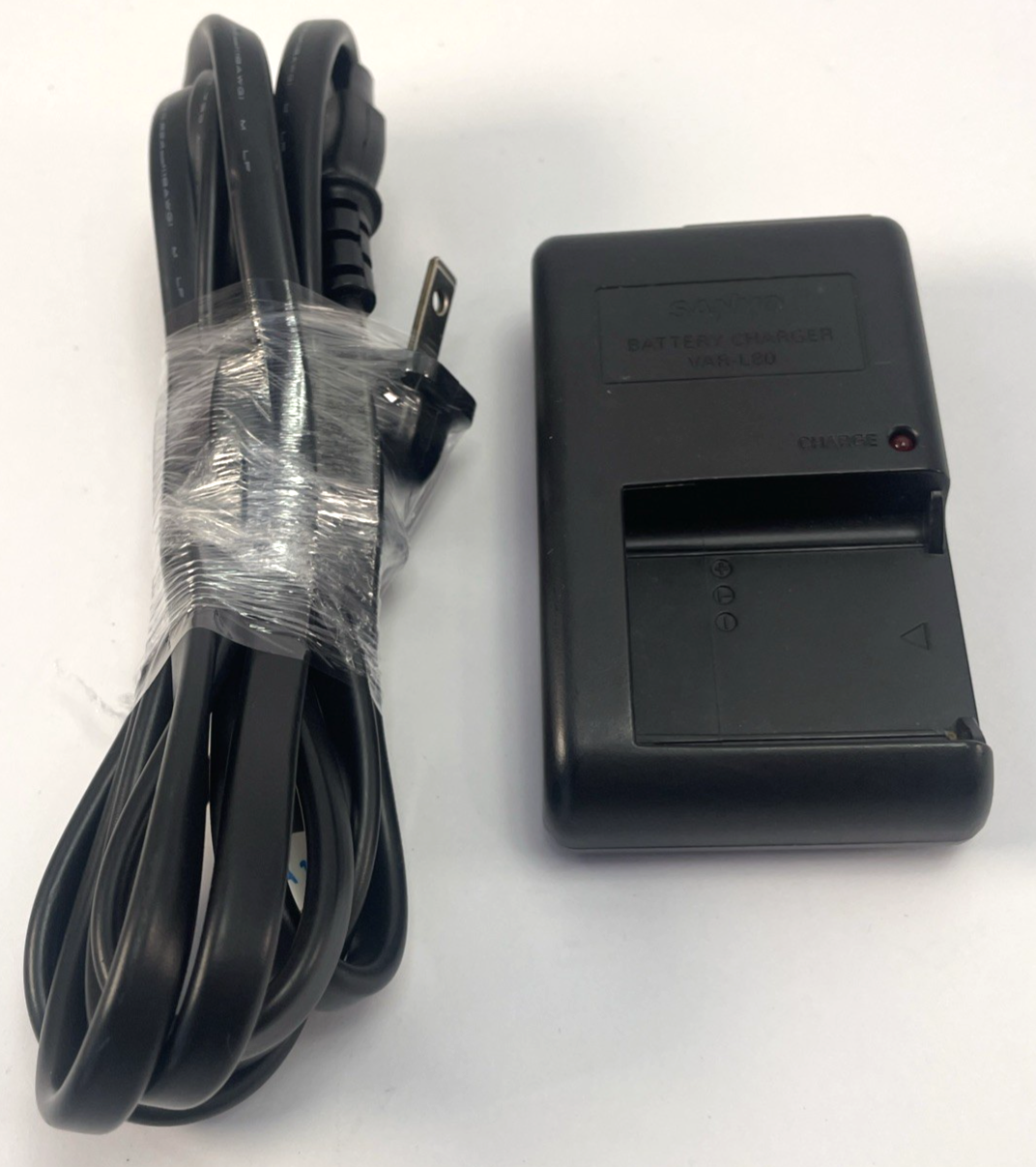 Sanyo VAR-L80 Lithium-ion Battery Charger Black 4.2V 550mA For Digital Camera