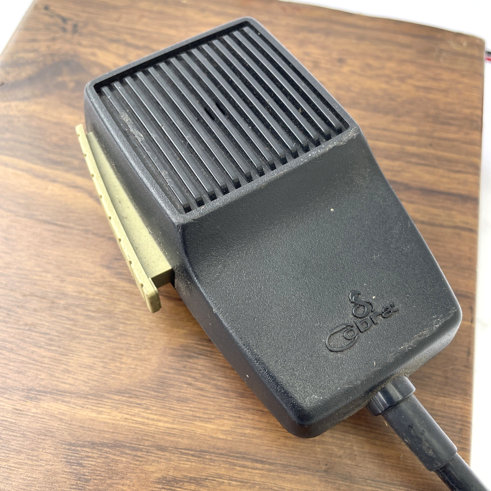 Kraco  40 Channel CB De Luxe CB Radio KCB-2030B With Cobra Microphone Vintage