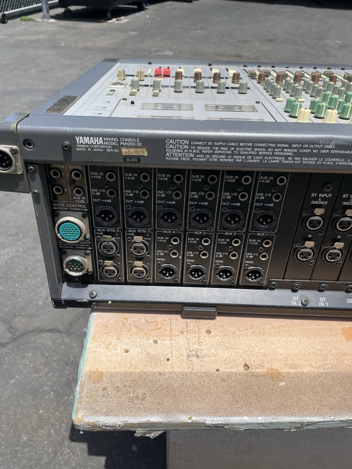 Yamaha PM1200 Professional Audio Mixing Console 32 channels with CASE