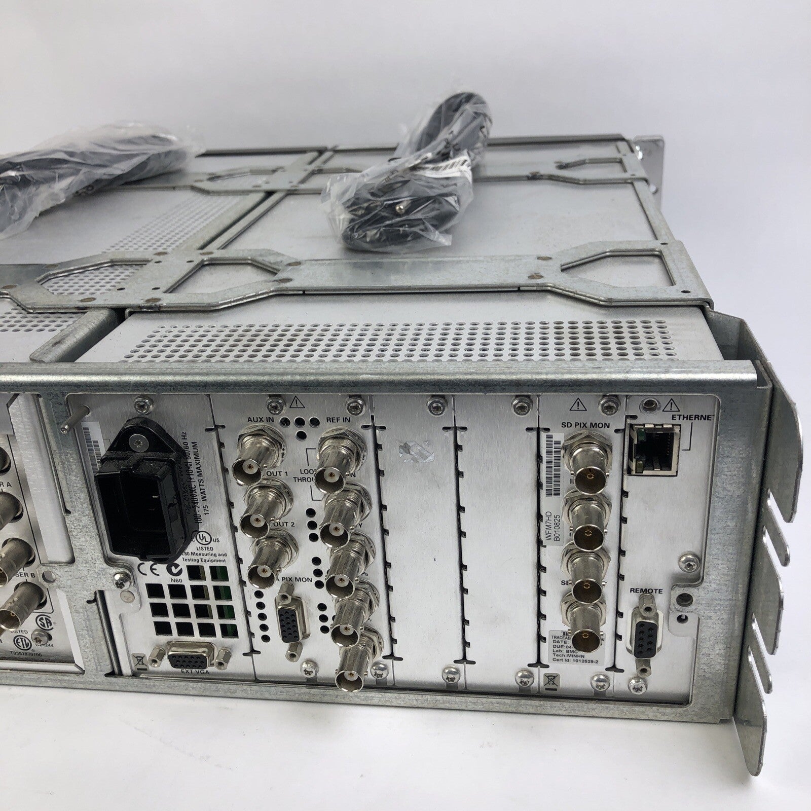 Tektronix WFM 601i + Tektronix WFM 700 Duel Half Rack Rackmount Deluxe Case LOOK