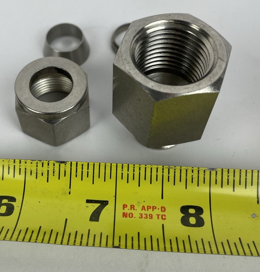 OEM Swagelock Stainless Steel Connector Fitting Female ID 7/8" Male ID 5/8" LOOK