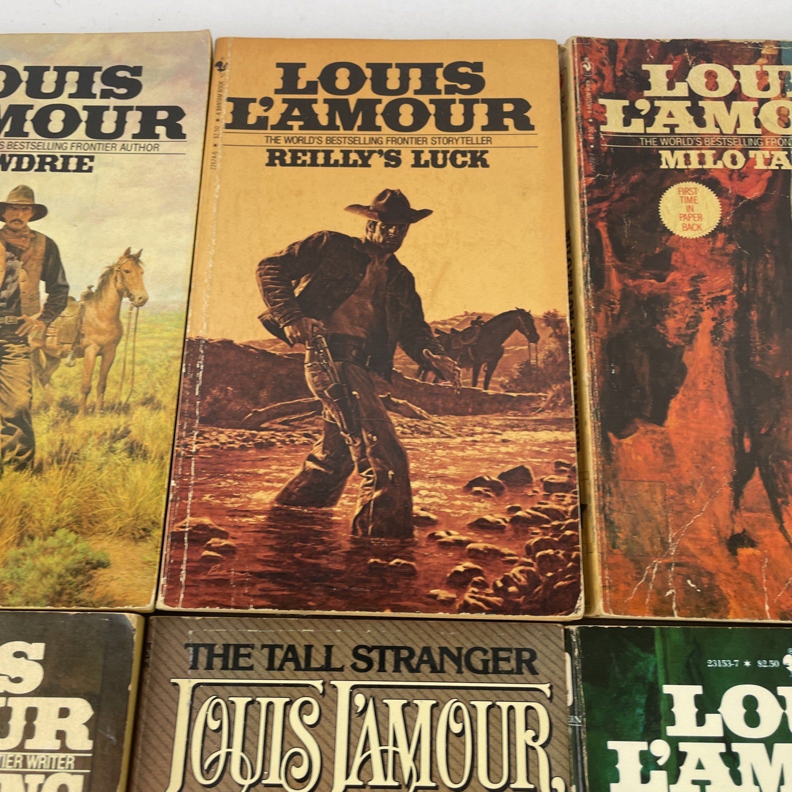 VINTAGE LOT OF 8 LOUIS L'AMOUR WESTERN PAPERBACK BOOKS See Discription