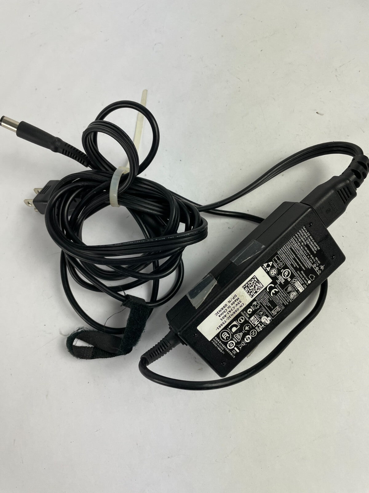 Genuine Dell HA65NS5-00  AcAdapter Output 19.5 V 3.34 A Power Supply Adapter A59