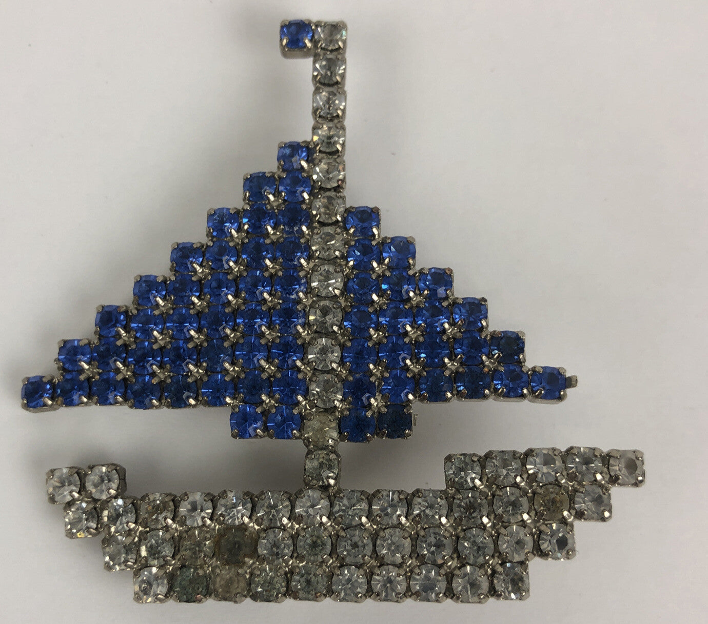 VINTAGE DOROTHY BAUER Sail Boat PIN BROOCH RHINESTONE Blue Crystal - LOOK