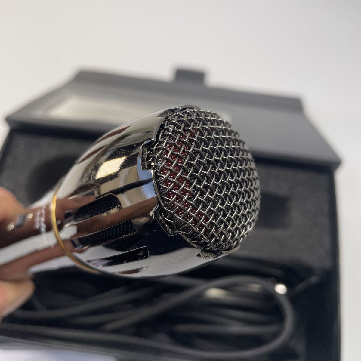 Hisonic HM-800 Microphone Dynamic Microphone Lot of 2 with Protective Cases