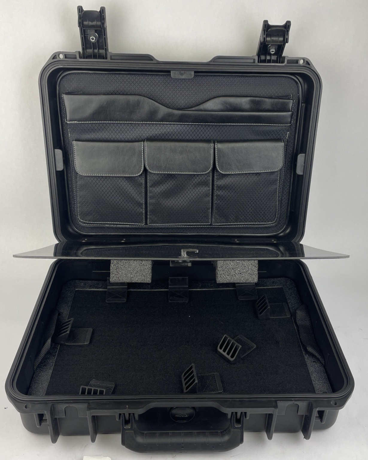 SKB Cases TSA 002 iSeries Waterproof Hard Case IP87 Rated Rugged Black w Keys 1
