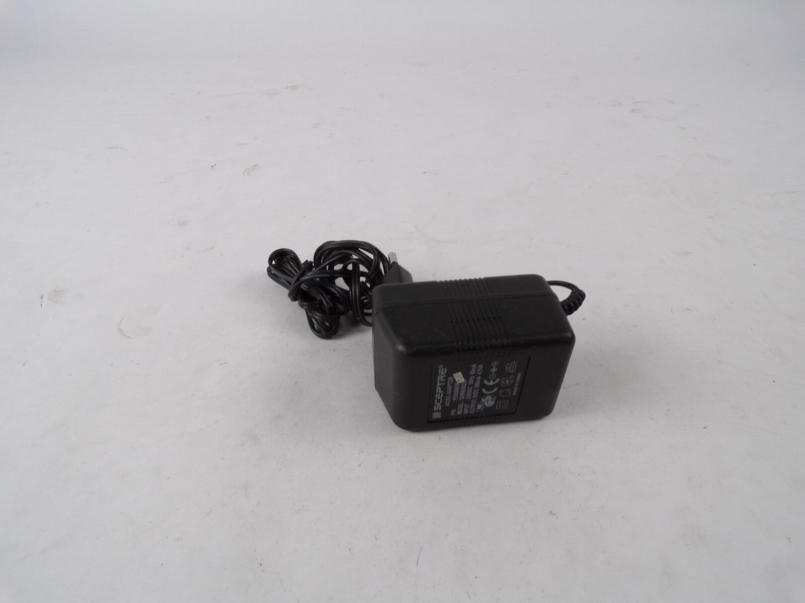 Genuine Sceptre G090050D31 Output 9 V 500mA Power Supply Adapter A55