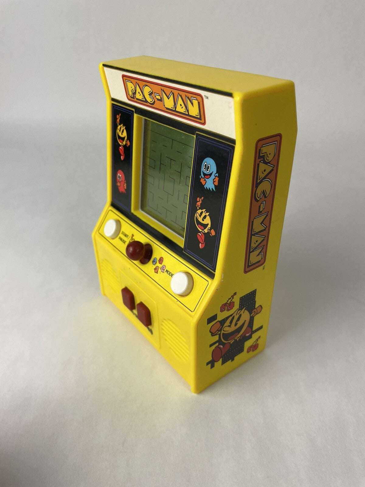 Pac-Man Handheld Retro Mini Arcade Classic Game Bandai Namco Working!