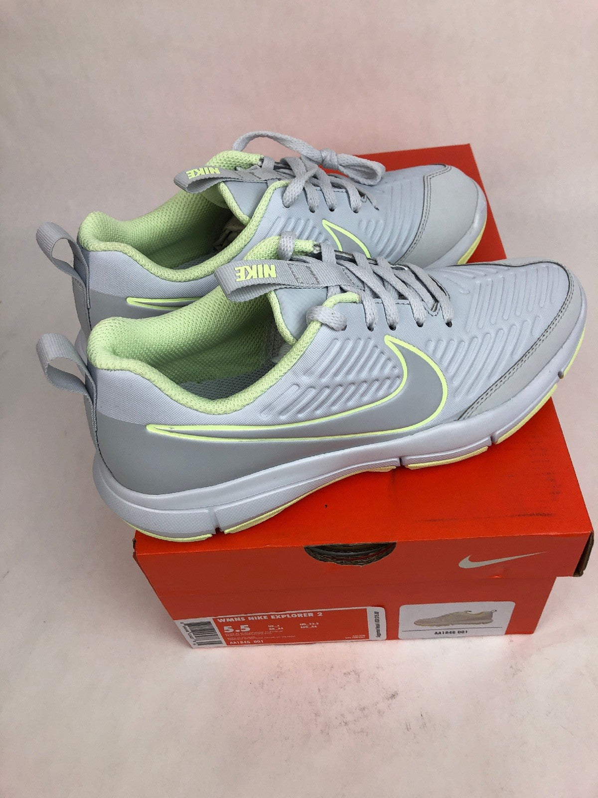 Rare Nike Golf Explorer 2 water resistant platinum women golf shoes size 5.5 AA1846 001