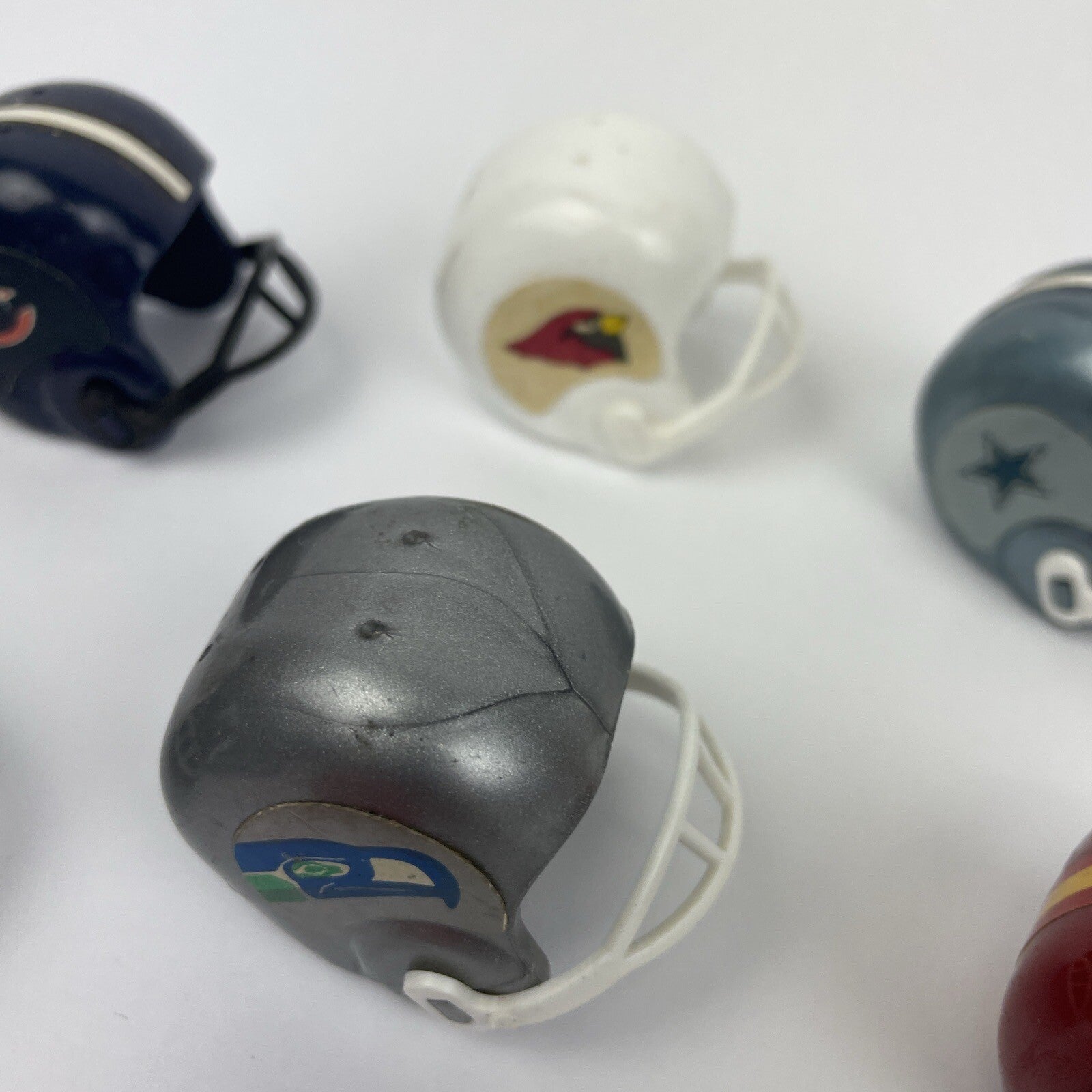Lot of 14 Vintage 1970s NFL Mini Football Helmets Gumball Vending Machine Bears