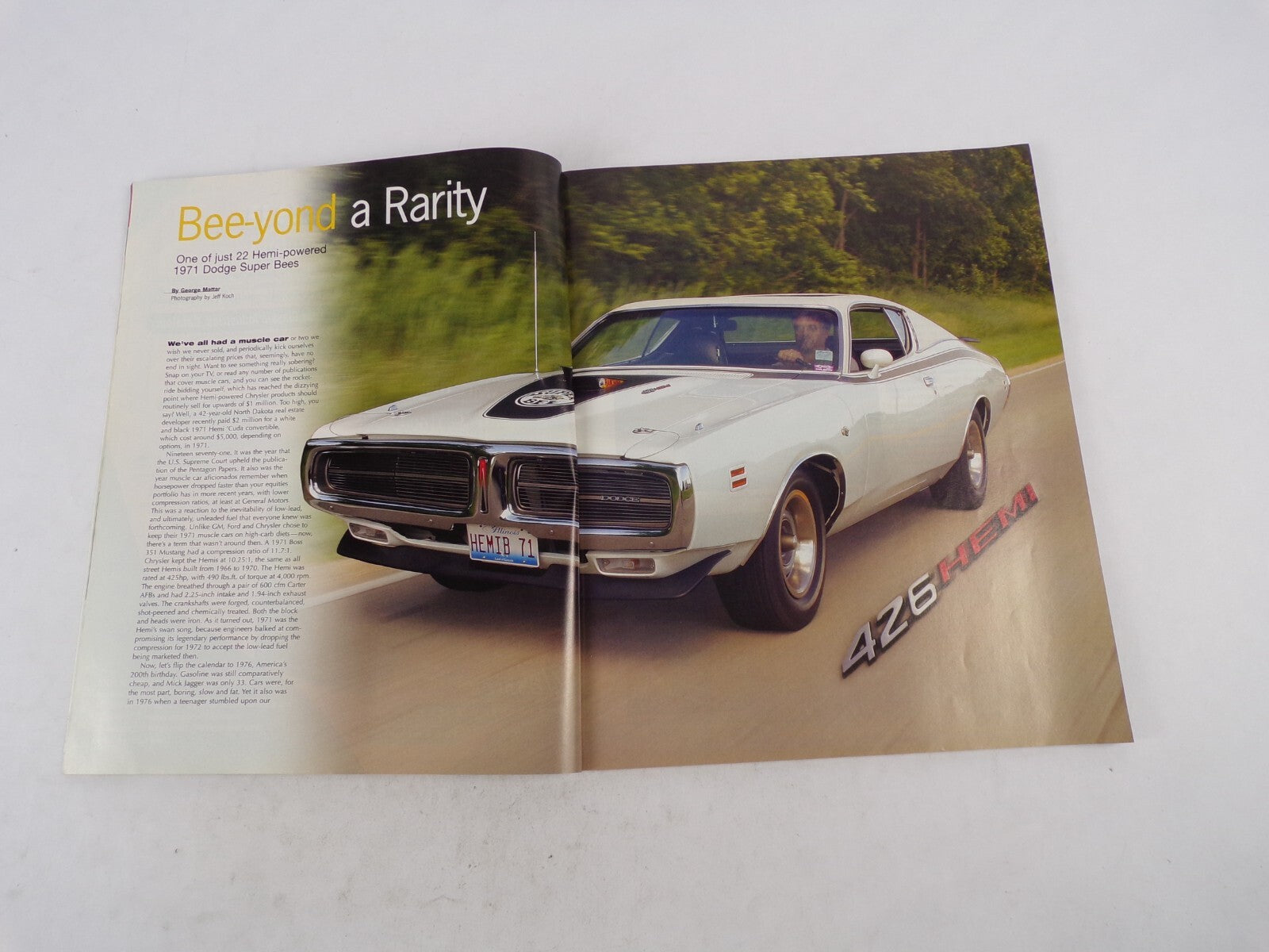 December 2004 Muscle Machines Magazine Hemi Stinger! Super-Rare 1971 Super Bee