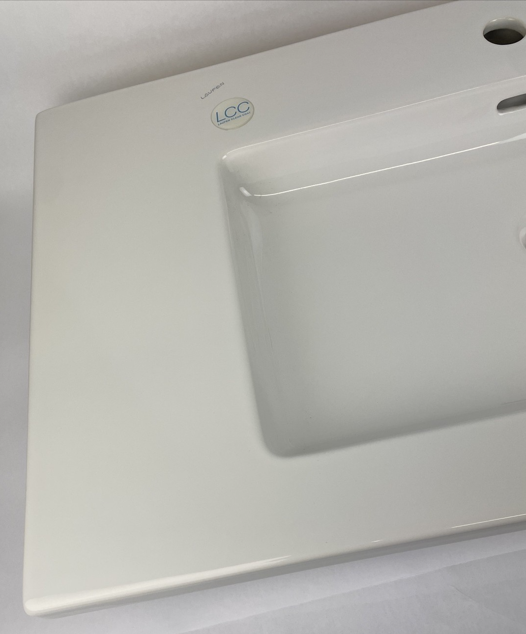 OEM Laufen Designer Washbasin Bathroom Sink EN14688 Austria OD 35.25" x 19" x 5"