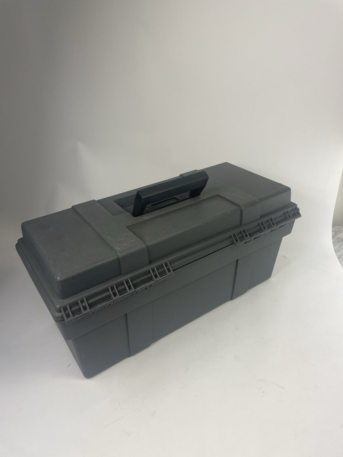 Stack-On Professional  Plastic 22" Tool Box Metal Clasps Lockable W Tool Tray