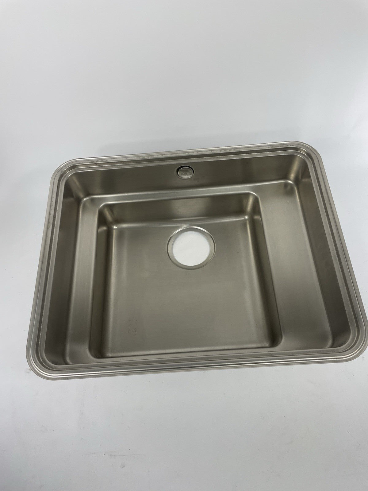 SUTER  undermount sink stainless steel 22.125" x 17.87" x 8.375"