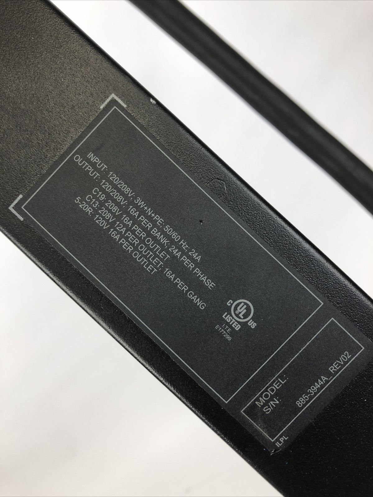 APC Rack PDU Model 885-3944a rev02 38 Outlet 120/280V 16A Per Bank 24A Per Phase
